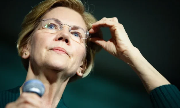 Elizabeth Warren: Update Bank Secrecy Act to Address Crypto ‘Threat’