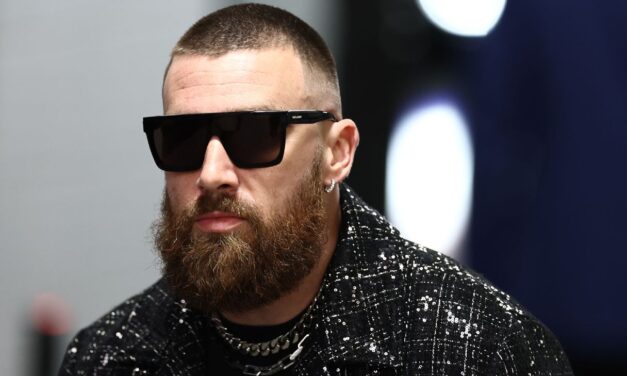 Super Bowl live updates: Travis Kelce dons shimmering outfit