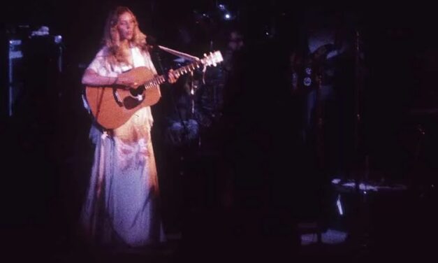 “Help Me”—Learn to Play a Rare Solo Version of the Joni Mitchell Classic