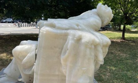 Abraham Lincoln’s wax sculpture highlighting Civil War melts in Washington heatwave