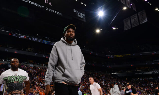 Video: Kevin Durant Hangs with Drake After LeBron, More Attend Kendrick Lamar Show