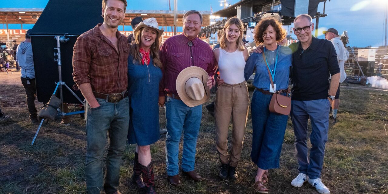 Glen Powell Says His Parents ‘Nailed’ Their Cameo in ‘Twisters’: Photo