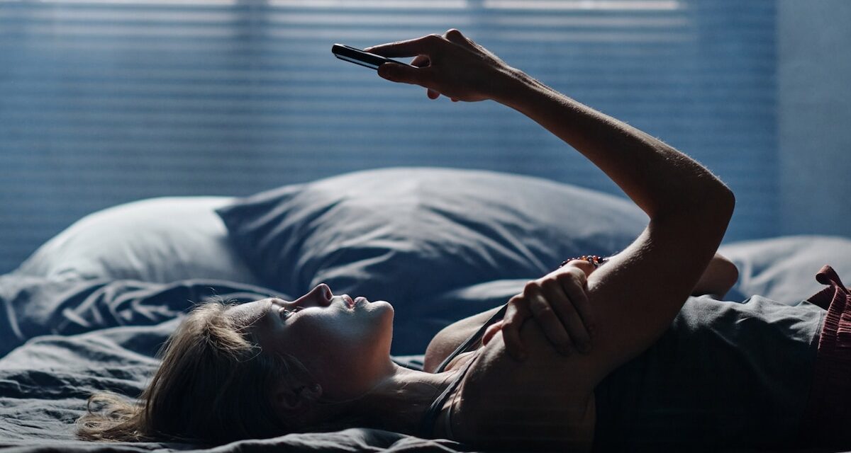 New study shows social media use is tied to nightmares