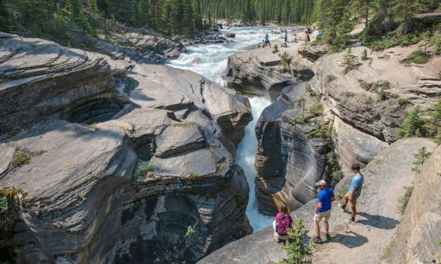 Travel guide to Banff National Park