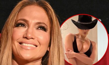 Jennifer Lopez Heats Up Aspen With Sexy New Bikini Picture