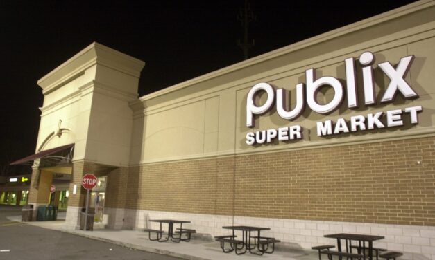 Grocery Stores Open on New Year’s Eve: Walmart, Publix & More Stores’ Hours